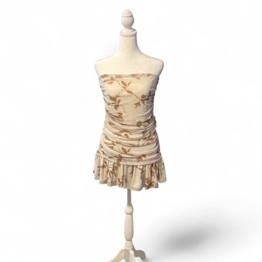 Chic Cream Floral Strapless Mini Dress